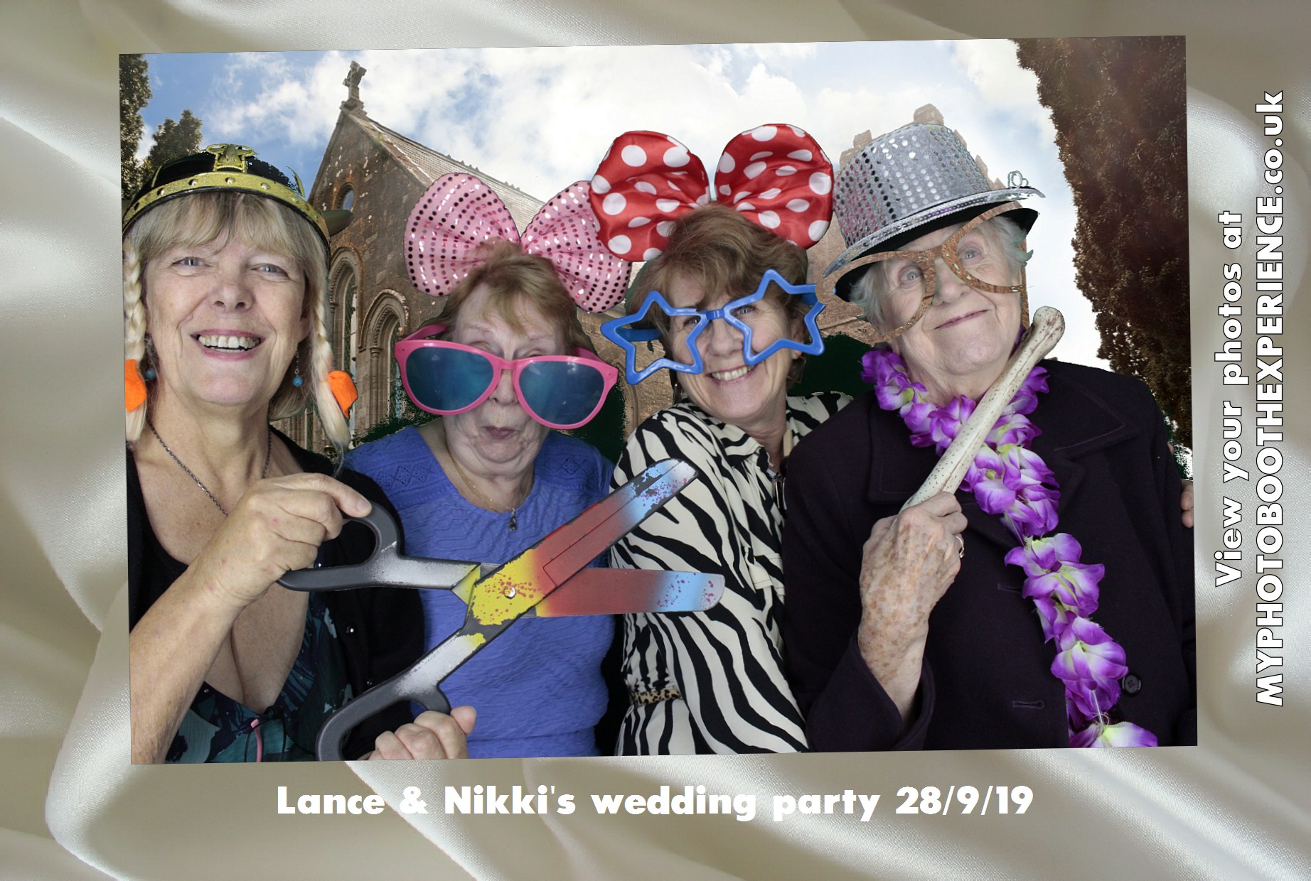 Nikki and Lance's Wedding | View more photos from the event at gallery.myphotoboothexperience.co.uk/u/MyPhotoBoothExperienceLtd/Nikki-and-Lances-Wedding